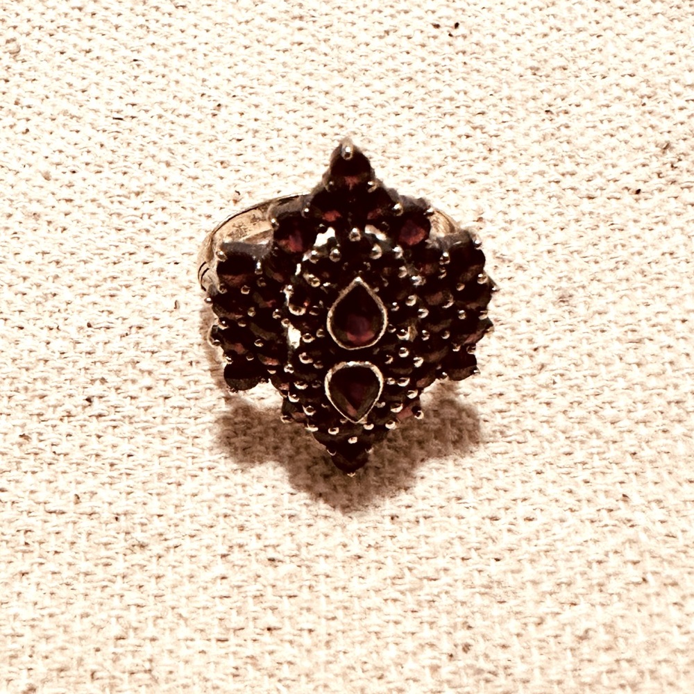 Vintage | Ring | Sterling Silver Garnet Ring